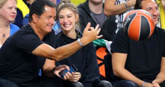Final Four Maçına Acun Ilıcalı, Sevgilisi Şeyma Subaşı ile Katıldı
