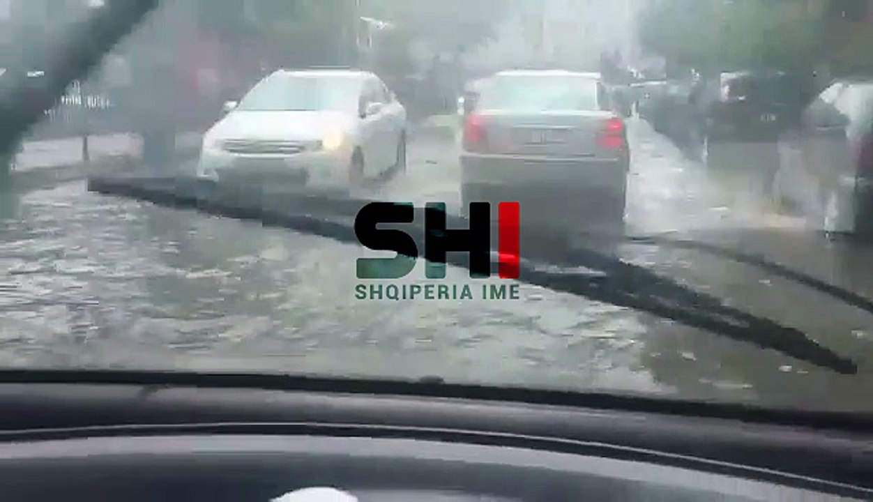 Eksluzive: Durrësi kthehët në Venecia me 10 minuta reshje shiu (Video)