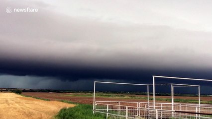 Monster shelf cloud in Texas