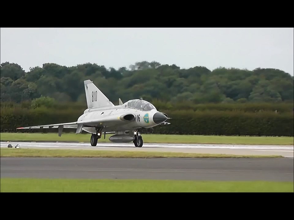 Saab 35 Draken swedish air force historic flight  Waddington 2014