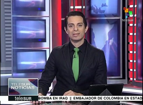 Opositores venezolanos golpean a empresario en centro comercial