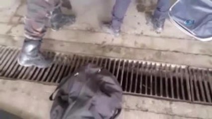 Tedirgin Davranan Uyuşturucu Taşıyıcıları Yakayı Ele Verdi