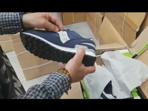 Roma - Scarpe sportive contraffatte, sequestrati 70mila pezzi (20.05.17)