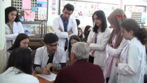 Bursa Köy Okulunu Hastane Gibi Kullanan Tıp Fakültesi Öğrencilerinden Ücretsiz Muayene