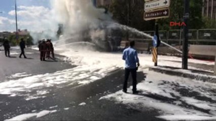 Ankara Adliyesi Önündeki Iş Mankinası Alev Aldı