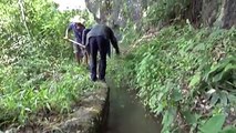 Un homme a creusé un canal pour apporter de l’eau potable dans son village durant 36 années de sa vie...