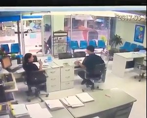 Vác súng xông vào giữa cơ quan bắn chết bạn gái cũ trước mặt đồng nghiệp