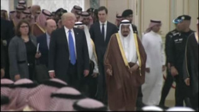 Suudi Kralı Salman ve Trump Arasında İmzalar Atıldı