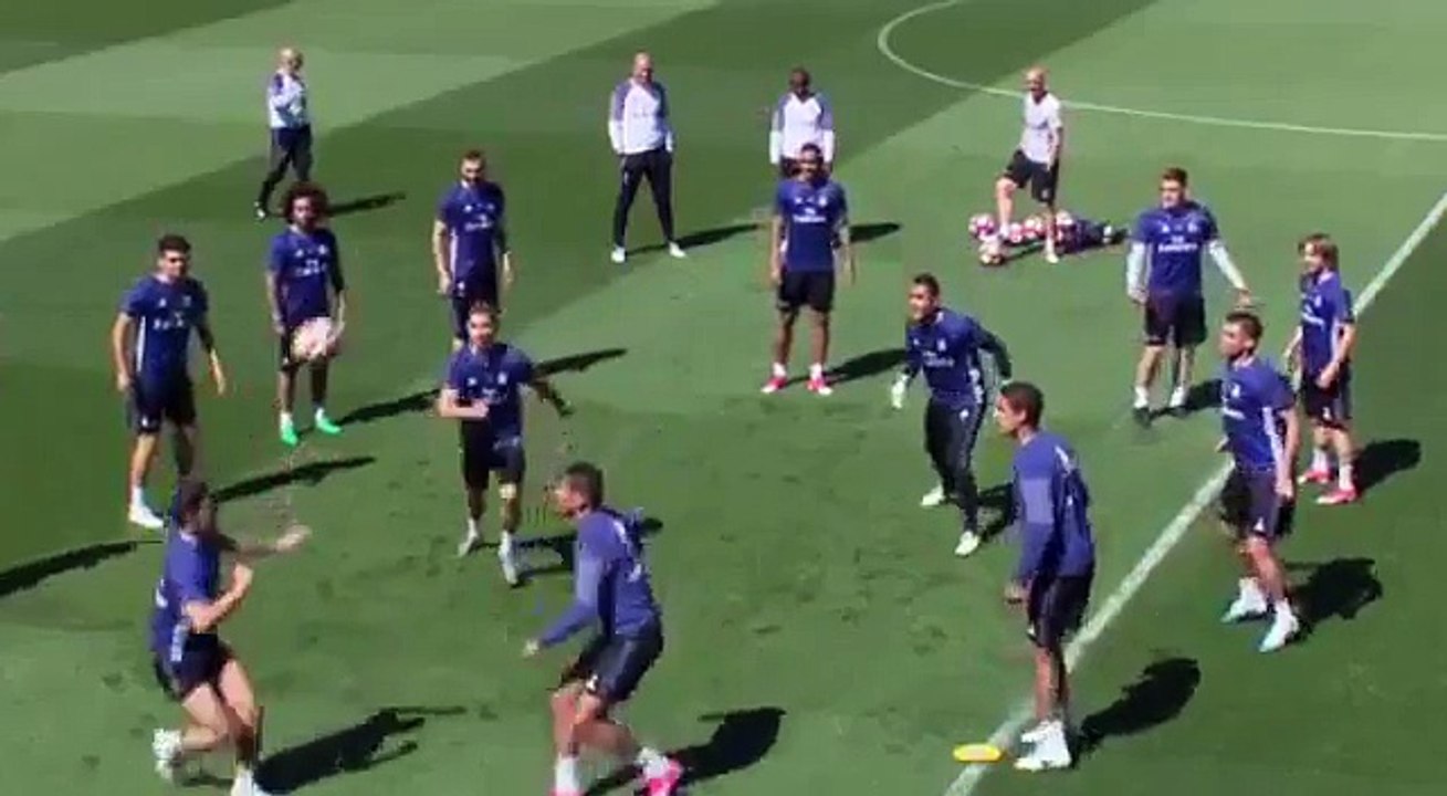 Enzo Zidane frole le pire face à Navas à l'entrainement