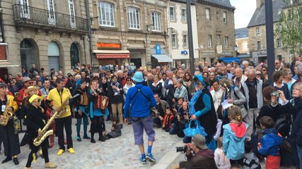 Les fanfares démarrent plein pot
