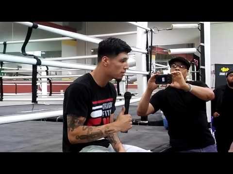 boxing star dusty harrison talking to kids EsNews Boxing