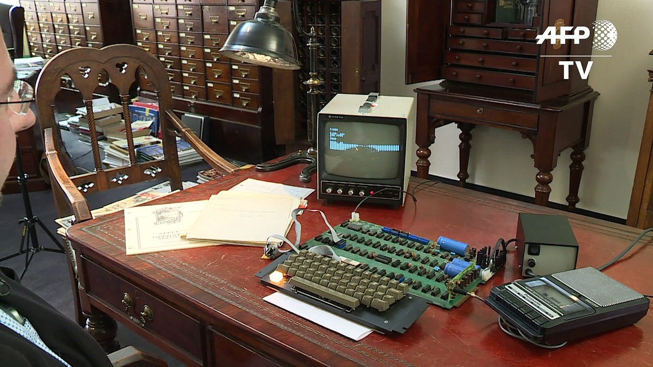 Kult-Computer 'Apple 1' in Köln versteigert