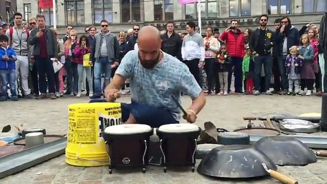 Analog Tekno Müzik Yapan Kel Reis