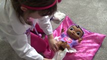 Doutora Brinquedos - Doc McStuffins - Cuidando da Bebê e dando Banho