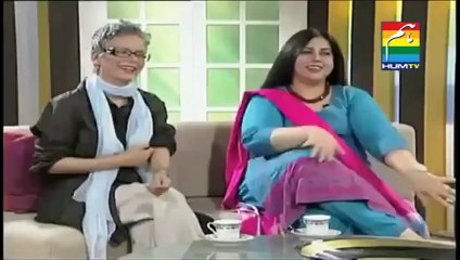 Sanam Baloch adorable moments behind the camera from live tv show