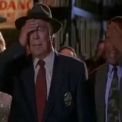 Tentando impressionar a garota e se dá mal