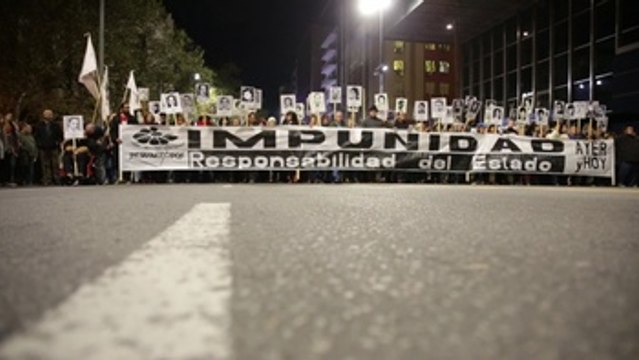Miles de uruguayos marchan y exigen justicia por desaparecidos en dictadura