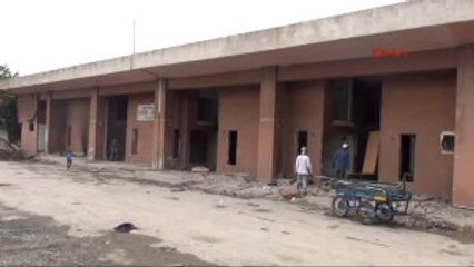 Manisa Yıkım Sahası Onlar Için Ekmek Kapısı Oldu