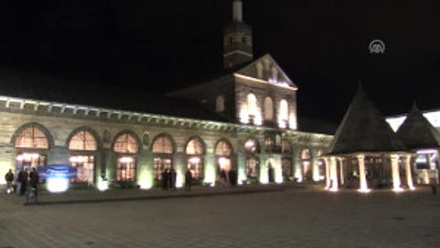 Diyanet Işleri Başkanı Görmez Ulu Cami'de Sabah Namazı Kıldırdı