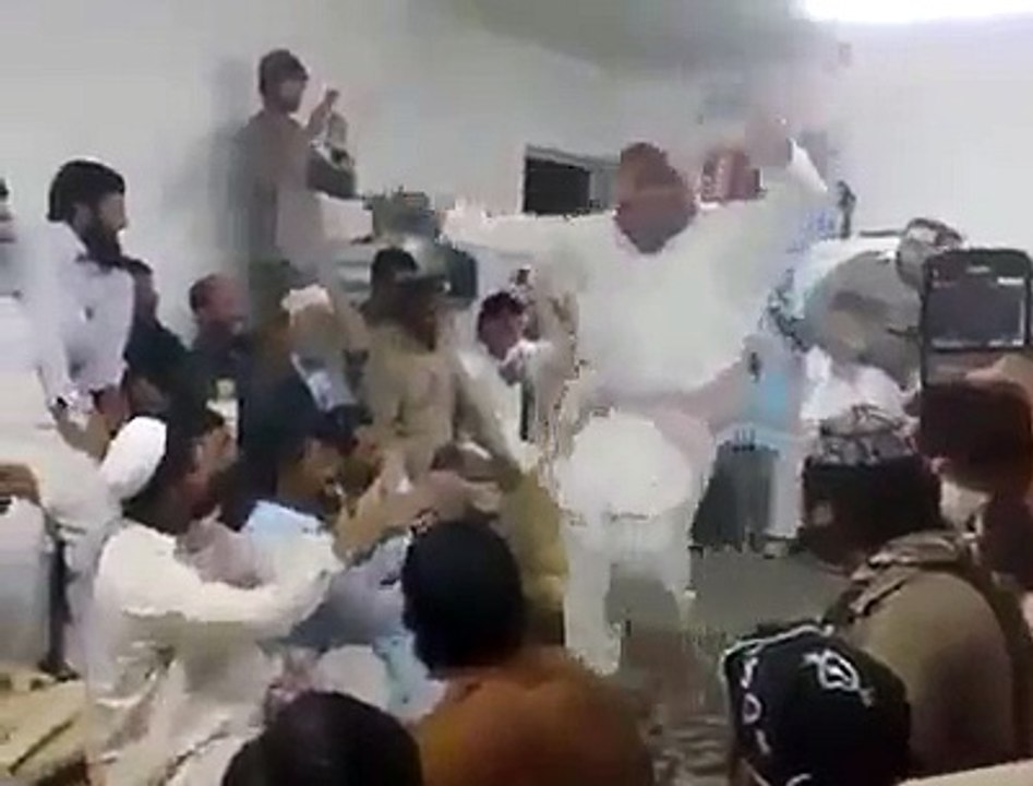 Old-man Dance On Go Nawaz Go Song - Must Wacth Excellent Performance