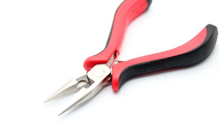 Une pince plate lisse 2 en 1 : un outils pour le montage de vos bijoux