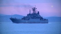 Rus Savaş Gemisi Istanbul Boğazı'ndan Geçti