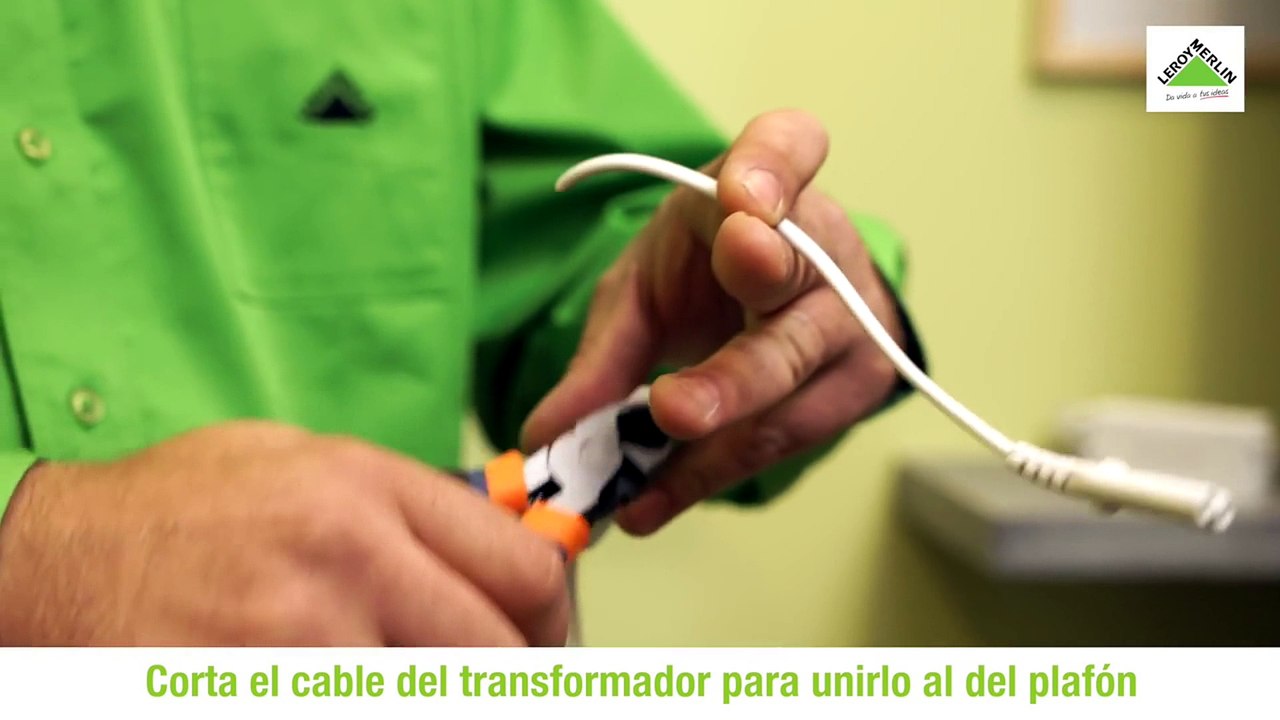 Como decorar una cornisa con tiras de led (Leroy Merlin)