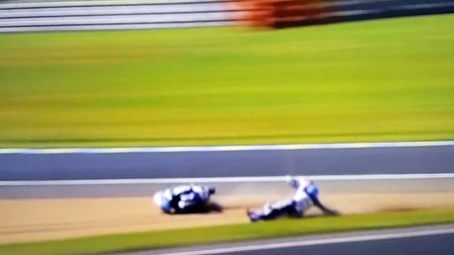 Grand prix de France. Grosse chute collective en moto 3 monsterbuzz.fr