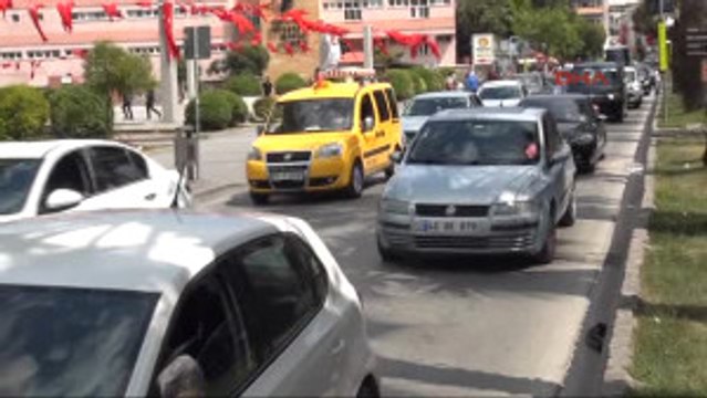 Çanakkale Feribot Iskelesinde Dönüş Yoğunluğu