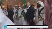 الرئيس الأمريكي يشارك السعوديين الرقص