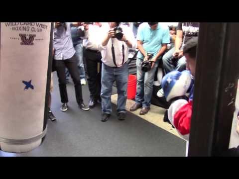 chocolatito vs arroyo mcwilliams working heavy bag EsNews Boxing