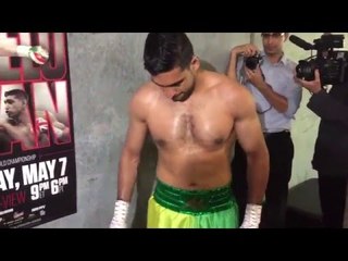 AMIR KHAN LOOKING MASSIVE AT 155LBS AS HE FLEXES & WORKS SPEEDBAG - EsNews Boxing