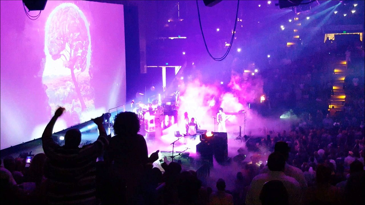 Prince shows Love 4 Baltimore during "Purple Rain" solo at Rally 4 Peace 5/10/15