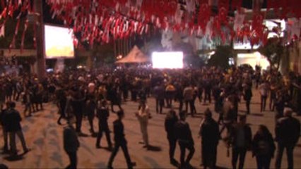 Final Maçını Dev Ekranda Izlediler...