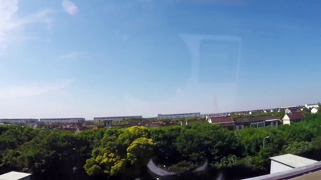 Deux trains Maglev se croisent (Shanghai)