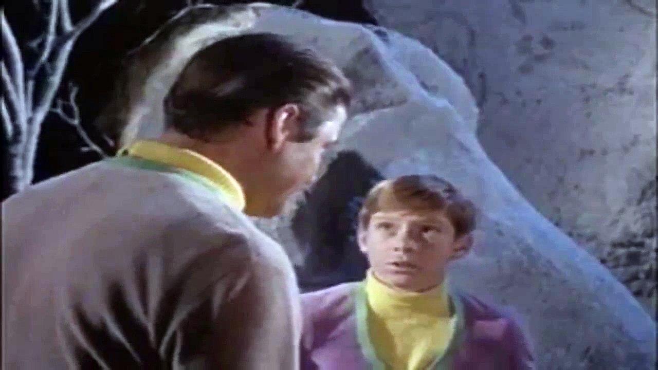 Lost In Space S03 E13  E13 And E14 And E15 part 3/4 part 2/2