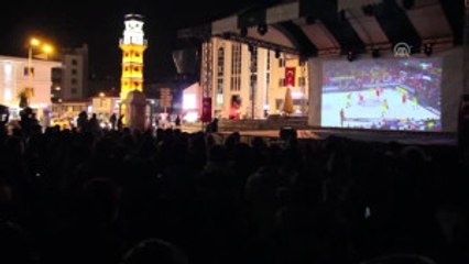 Fenerbahçe'nin THY Avrupa Ligi Şampiyonluğu - Yağmur Altında Maç Izlediler - Yozgat