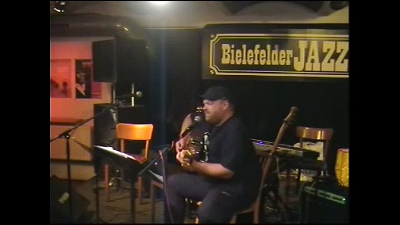 2011-04-21 - (Intro) Comfortably Numb & Don't stop me now (Acoustic) - André Deininger live @ SmartStage