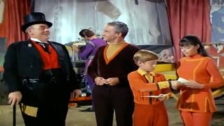 Lost In Space S02 E5  Space Circus part 1/2