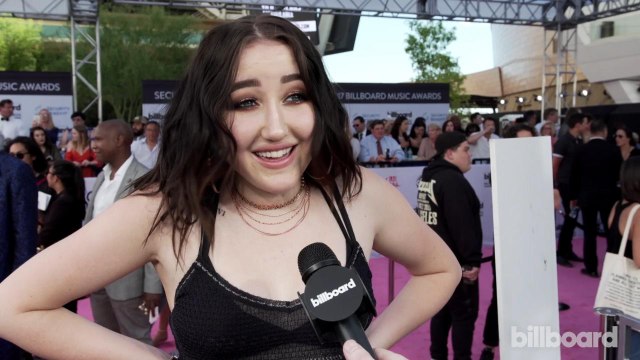 Noah Cyrus Talks New Album and First Time Meeting Zac Efron | Billboard Music Awards 2017