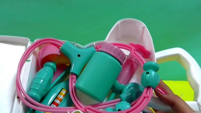 Nickelodeon Peppa Pig Doctor Case playset PEPPA PIG - Medical Kit Pretend Nurse Doctor Toy