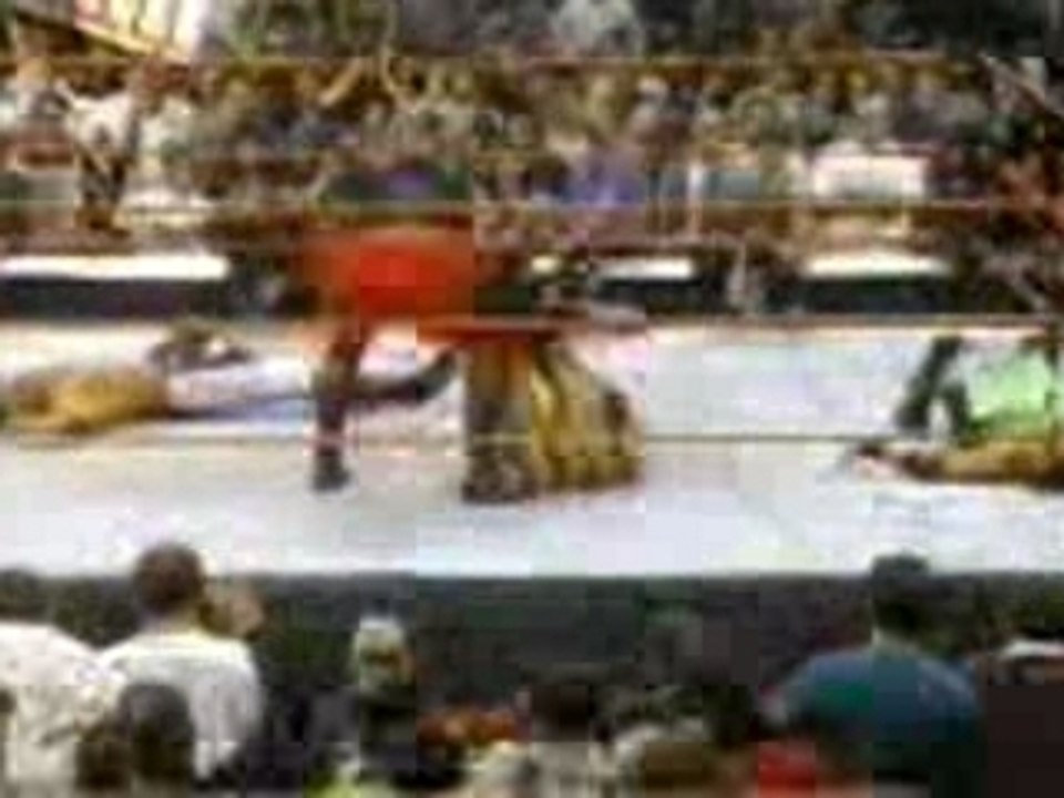 WWE Raw - Kane Chokeslams Chyna