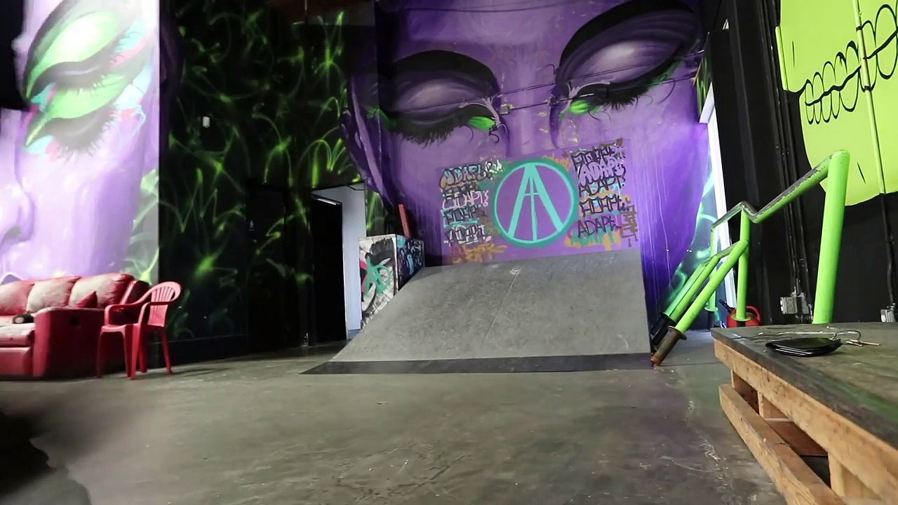 YOGA VS. SKATEBOARDING (challenge)