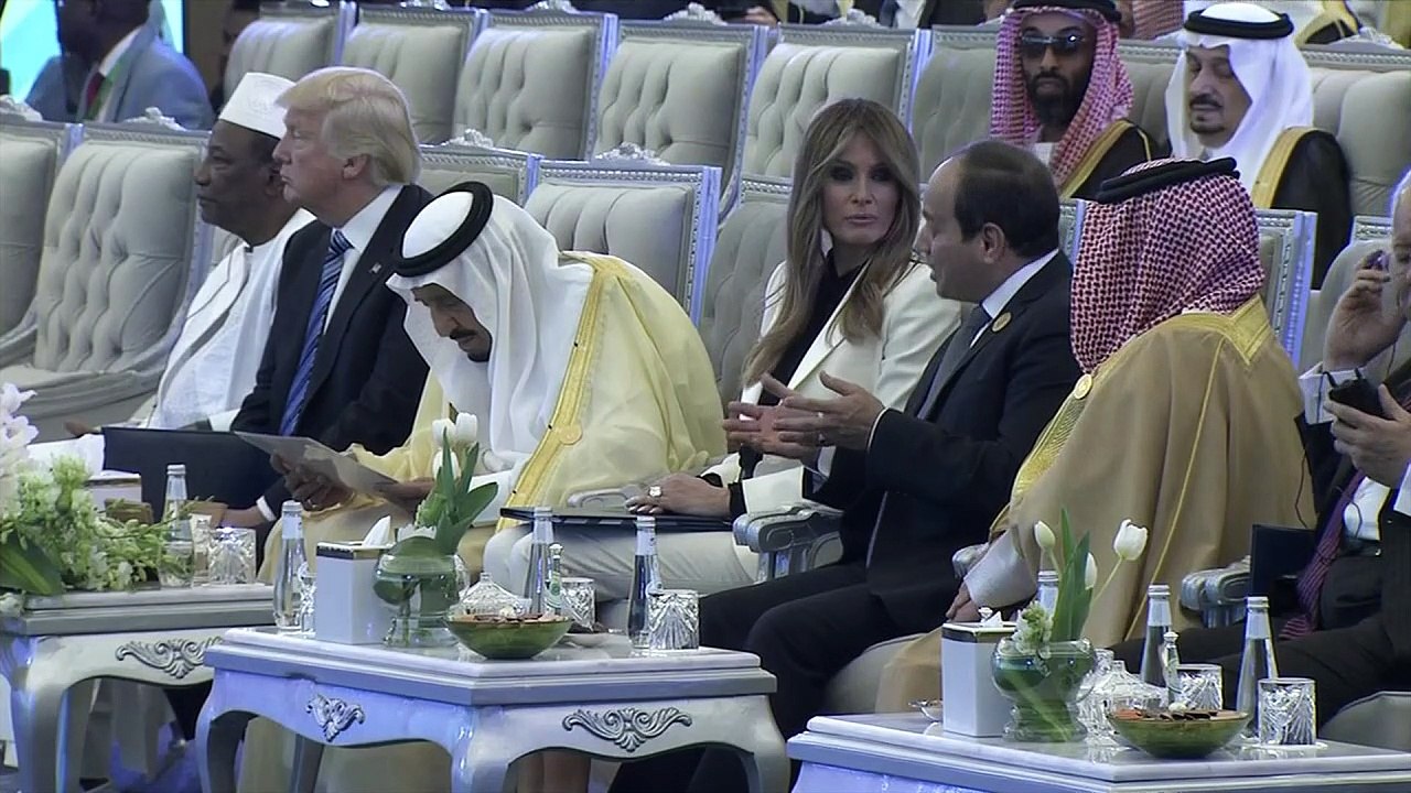 ترامب يشارك في تدشين مركز لمكافحة التطرف في الرياض