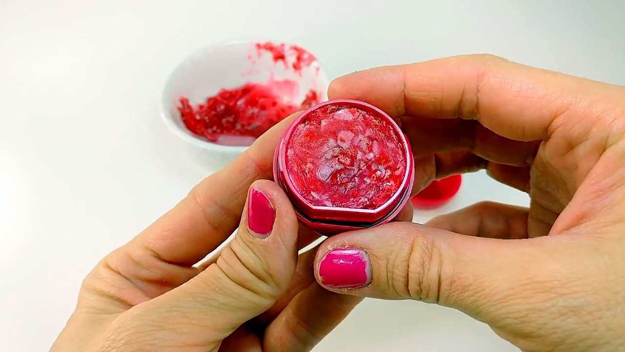 DIY SKITTLES' HACKS! EOS, RAINBOW iPHONE, PUSH POP & SYRINGE PEN! LEARN COLORS