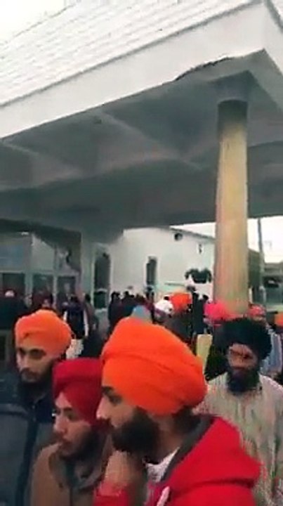 ਇੱਕ ਵਾਰ ਫਿਰ ਪੁਲਿਸ ਪਹੁੰਚੀ ਗੁਰਦੁਆਰੇ । ਬਰੈਂਪਟਨ ਗੁਰਦੁਆਰਾ ਨਾਨਕਸਰ ਕਨੇਡਾ