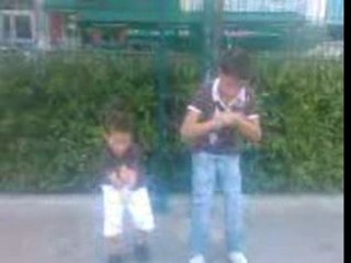 Miguel et son petit frere tektonik street