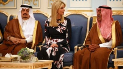 Kral Selman'ın Heyeti, Ivanka Trump'ı Hayran Hayran Süzdü