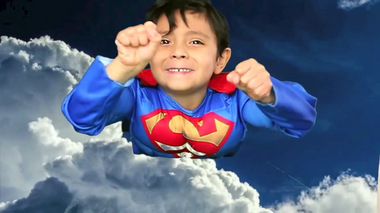 GIANT EGG SURPRISE BATMAN vs SUPERMAN TOYS Dawn of Justice SUPERHERO BATTLE Parody Opening real life-B8XXc1r