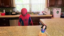 Spiderman Kisses Snow White! - Spiderman vs Joker vs Frozen Elsa w_ Pink Spidergirl - Superhero Fun-ps8